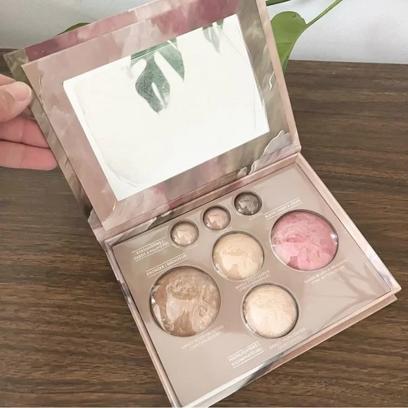 NWOT Laura Geller Baked Full Face Basics Palette Makeup Box Pink and Gold - Picture 3 of 6